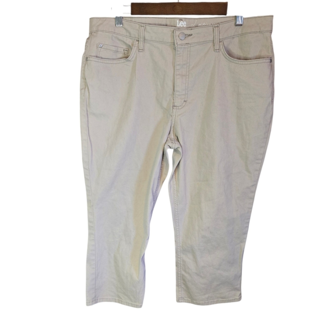 LEE Mid Rise Capri - Picture 2 of 5
